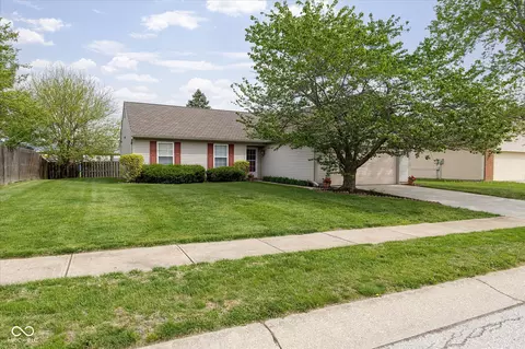 1226 Meadowood Dr, Danville, IN 46122