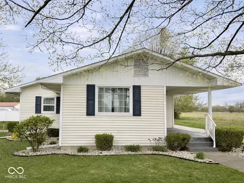301 W Illinois St, Farmersburg, IN 47850