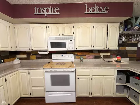Kitchen - 686 E Wood Ave, Clinton, IN 47842 photo 5 of 6