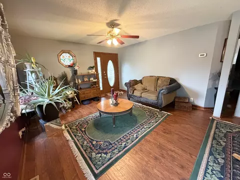 Entry Way - 686 E Wood Ave, Clinton, IN 47842 photo 1 of 3