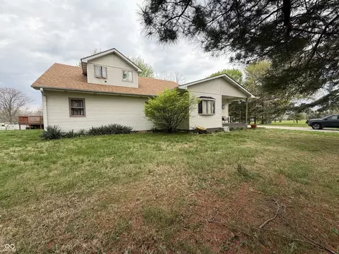 686 E Wood Ave, Clinton, IN 47842