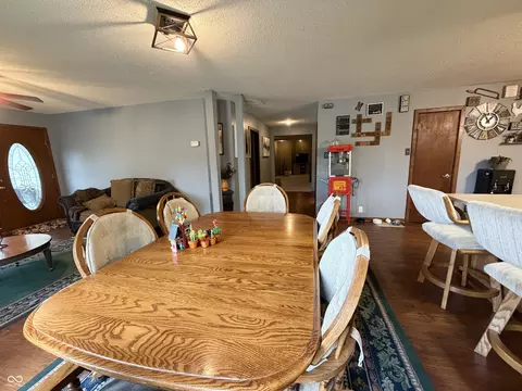 Dining - 686 E Wood Ave, Clinton, IN 47842 photo 2 of 2