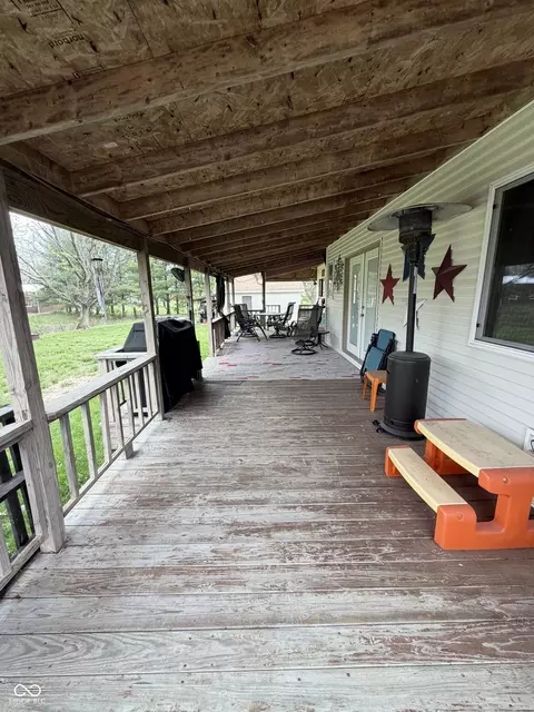 Exterior - 686 E Wood Ave, Clinton, IN 47842 photo 15 of 17