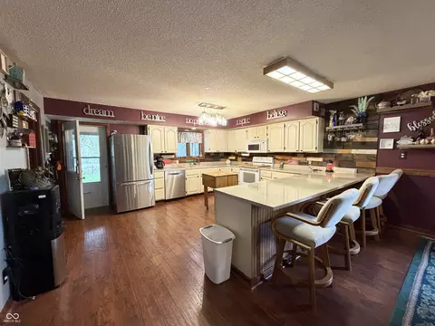 Kitchen - 686 E Wood Ave, Clinton, IN 47842 photo 1 of 6