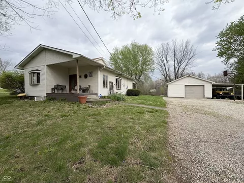 Exterior - 686 E Wood Ave, Clinton, IN 47842 photo 2 of 17