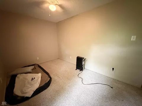 Bedroom - 686 E Wood Ave, Clinton, IN 47842 photo 4 of 15