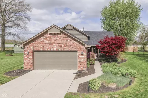 814 Morphis Ln, Greenwood, IN 46142