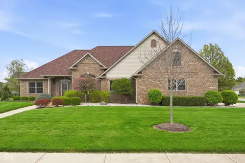1103 Raintree Dr, Greenfield, IN 46140