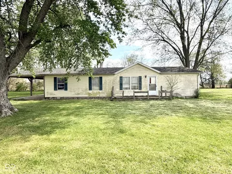 6886 S Mill Rd, Spiceland, IN 47385