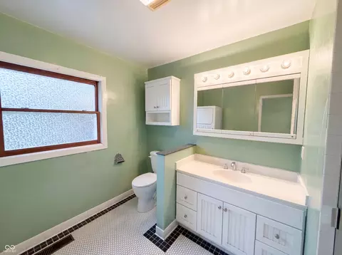 Bath - 1612 E University St, Bloomington, IN 47401 photo 1 of 3