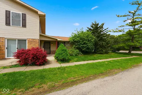 10211 Penrith Dr, Indianapolis, IN 46229