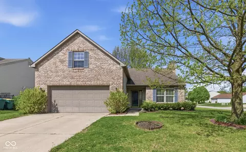 2074 Alysheba Dr, Indianapolis, IN 46234