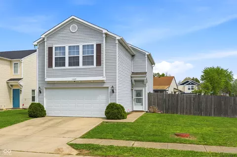 1249 Edgewater Dr, Greenwood, IN 46143