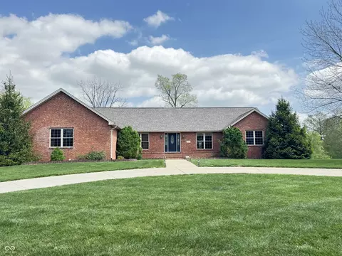 655 Whittier Dr, Seymour, IN 47274