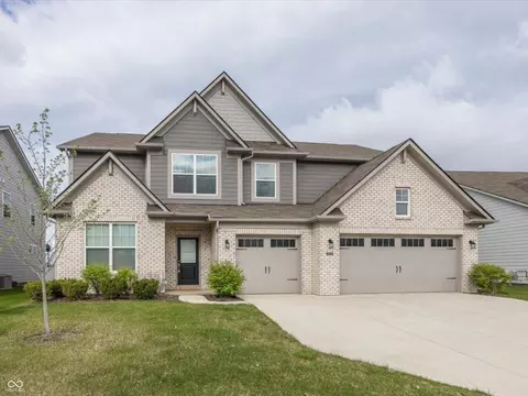 2372 Copperstone Dr S, New Palestine, IN 46163