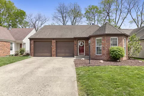9760 River Oak Ln E, Fishers, IN 46038