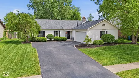 624 Colbarn Dr, Fishers, IN 46038