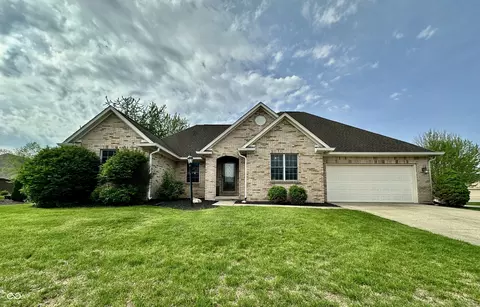 792 Abundance Ln, Avon, IN 46123