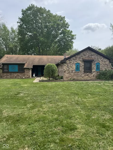 715 Leisure Ln, Greenwood, IN 46142