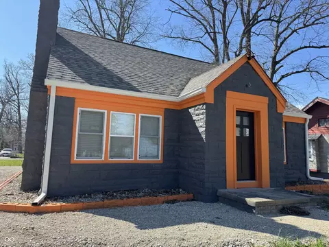 3702 Manor Ct, Indianapolis, IN 46218