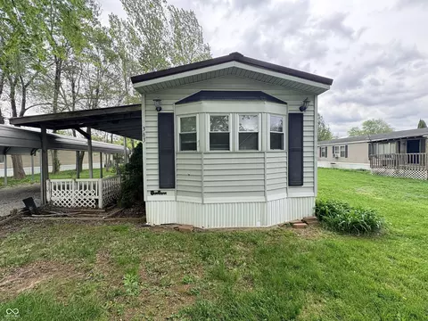 363 Gentlemen Pl, Cloverdale, IN 46120