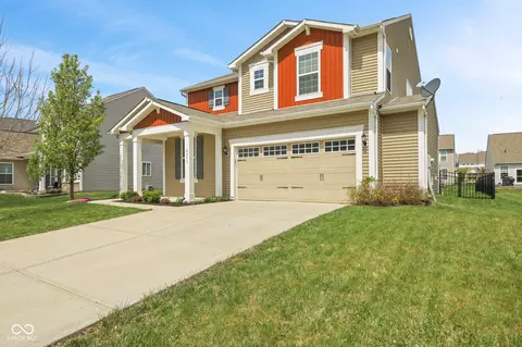 6842 Shooting Star Dr, Whitestown, IN 46075