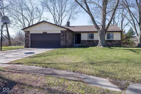 8214 Old Farm Rd, Indianapolis, IN 46256