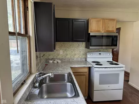 Kitchen - 115 N Johnson Ave, Bloomington, IN 47404 photo 3 of 3