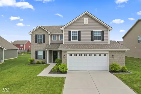 996 Maple Stone Dr, Greenwood, IN 46143