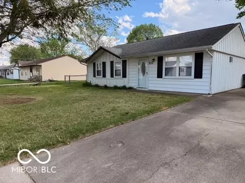 511 Fulford Dr, Edinburgh, IN 46124