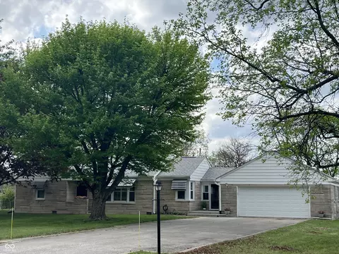 1440 Estates Dr, Greenwood, IN 46142