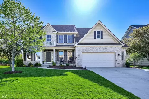 3607 Mossy Rock Dr, Zionsville, IN 46077