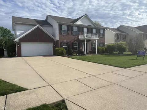 4506 W Easy St, New Palestine, IN 46163