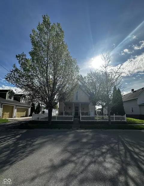 215 S Pearl St, Pendleton, IN 46064
