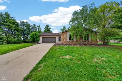 1165 Cottonwood Dr, Columbus, IN 47203