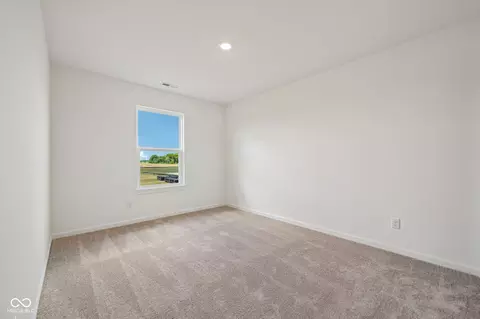 Bedroom - 6665 Cobblestone Dr, Pendleton, IN 46064 photo 9 of 10