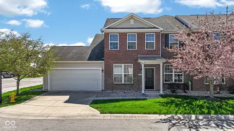 9697 Angelica Dr, Noblesville, IN 46060
