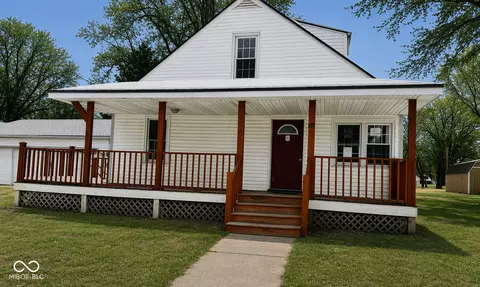 42 N Hickory St, Campbellsburg, IN 47108
