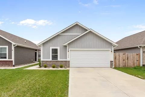 1425 Wigwam Ln, Martinsville, IN 46151