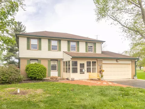 5574 Arrowhead Dr, Greenfield, IN 46140
