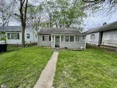 2101 S Pershing Dr, Muncie, IN 47302