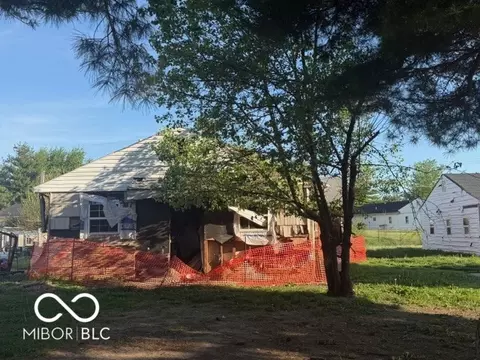 2226 Admiral Dr, Indianapolis, IN 46219