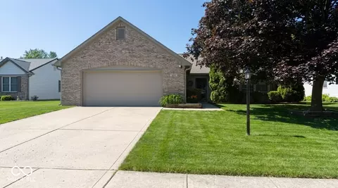 4221 Bay Leaf Cir, Indianapolis, IN 46237