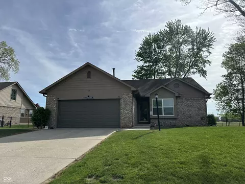 1009 Honeysuckle Dr, Mooresville, IN 46158