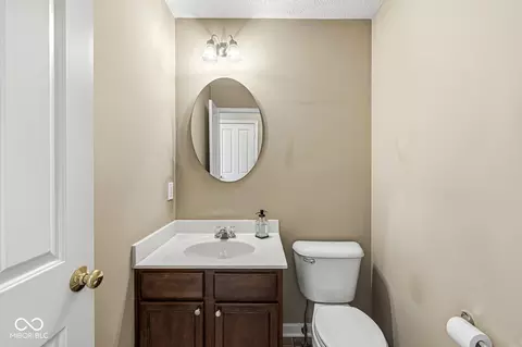 Bath - 5184 Nicodemus Dr, Plainfield, IN 46168 photo 1 of 3