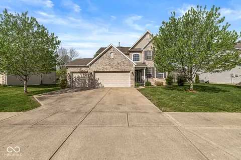 Exterior - 5184 Nicodemus Dr, Plainfield, IN 46168 photo 2 of 9