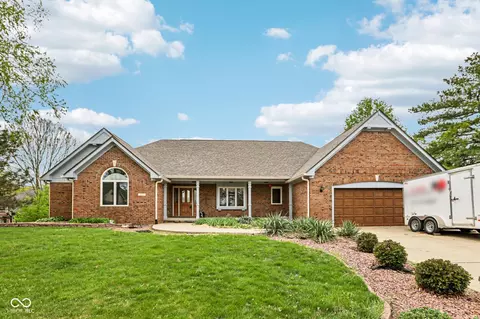 950 Silver Hill Ln, Greenwood, IN 46142