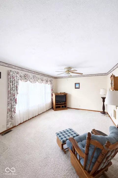 Living - 110 Elm Dr, Covington, IN 47932 photo 1 of 1