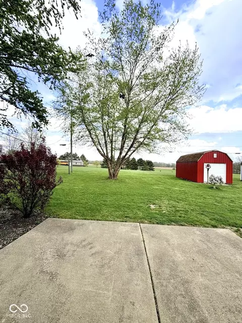 Exterior - 110 Elm Dr, Covington, IN 47932 photo 2 of 2