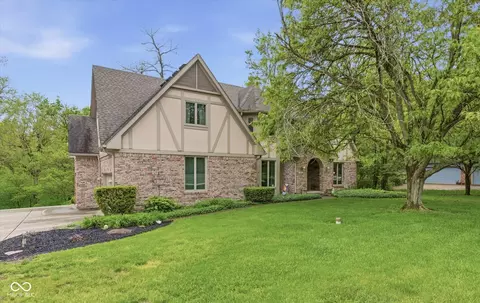 1353 Bur Oak Ct, Avon, IN 46123